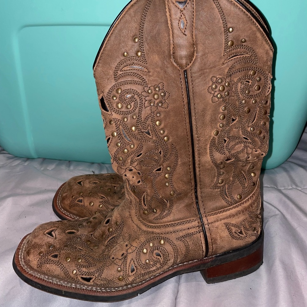 Womens size 7.5 Laredo cowboy boots
